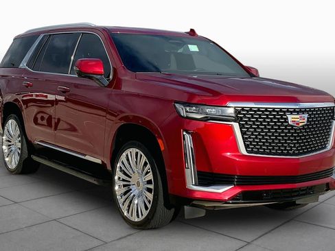 Used 2024 Cadillac Escalade Premium Luxury RWD image 3