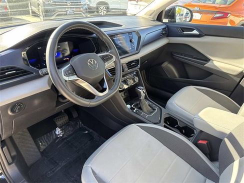 Certified 2023 Volkswagen Taos SE w/ Panoramic Sunroof Package image 13