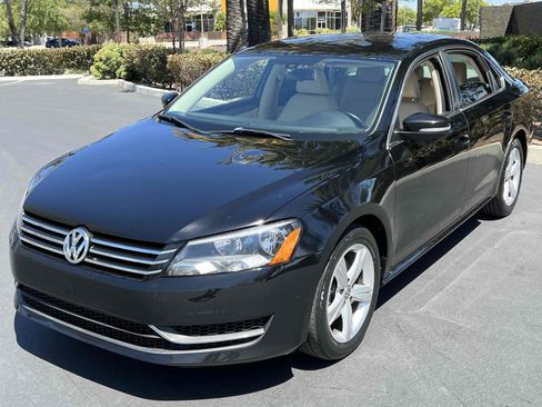 Used 2014 Volkswagen Passat 1.8T SE FWD image 25