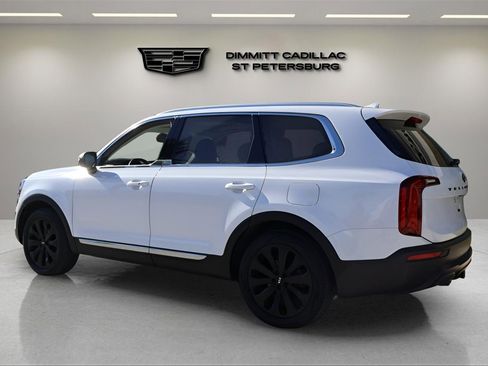 Used 2021 Kia Telluride EX w/ EX Premium Package image 3