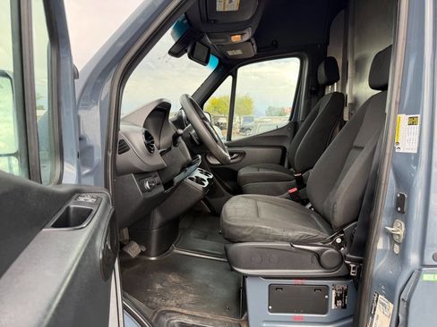Used 2019 Mercedes-Benz Sprinter 170 image 18