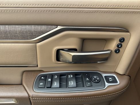 Used 2022 RAM 3500 Limited image 15