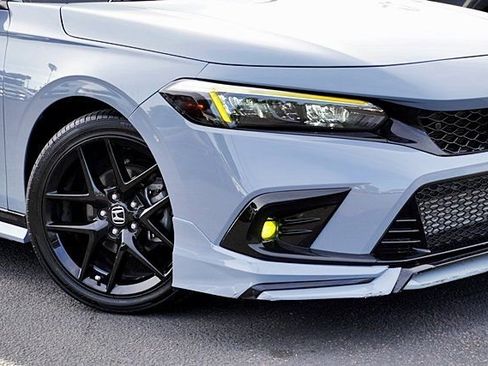 Used 2024 Honda Civic Sport Touring image 4