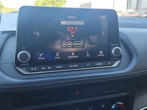Used 2024 Nissan Rogue S AWD/4WD image 19