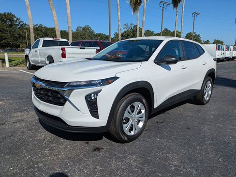 New 2026 Chevrolet Trax LS w/ Driver Confidence Package image 8