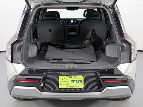 Used 2024 Kia EV9 Land image 10