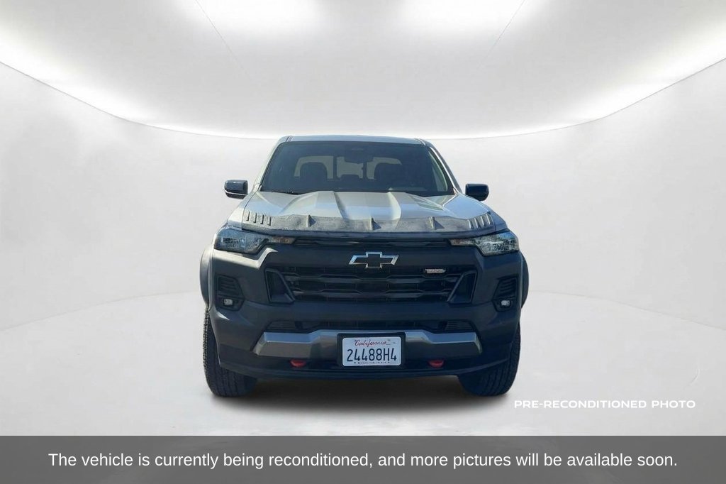 Used 2025 Chevrolet Colorado Trail Boss AWD/4WD image 2