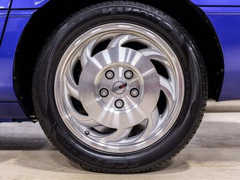Used 1995 Chevrolet Corvette Coupe RWD image 8