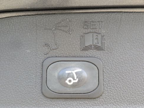 Used 2016 Ford Escape Titanium w/ Equipment Group 301A FWD image 10