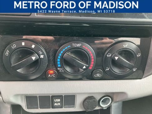 Used 2013 Toyota Tacoma Base image 22