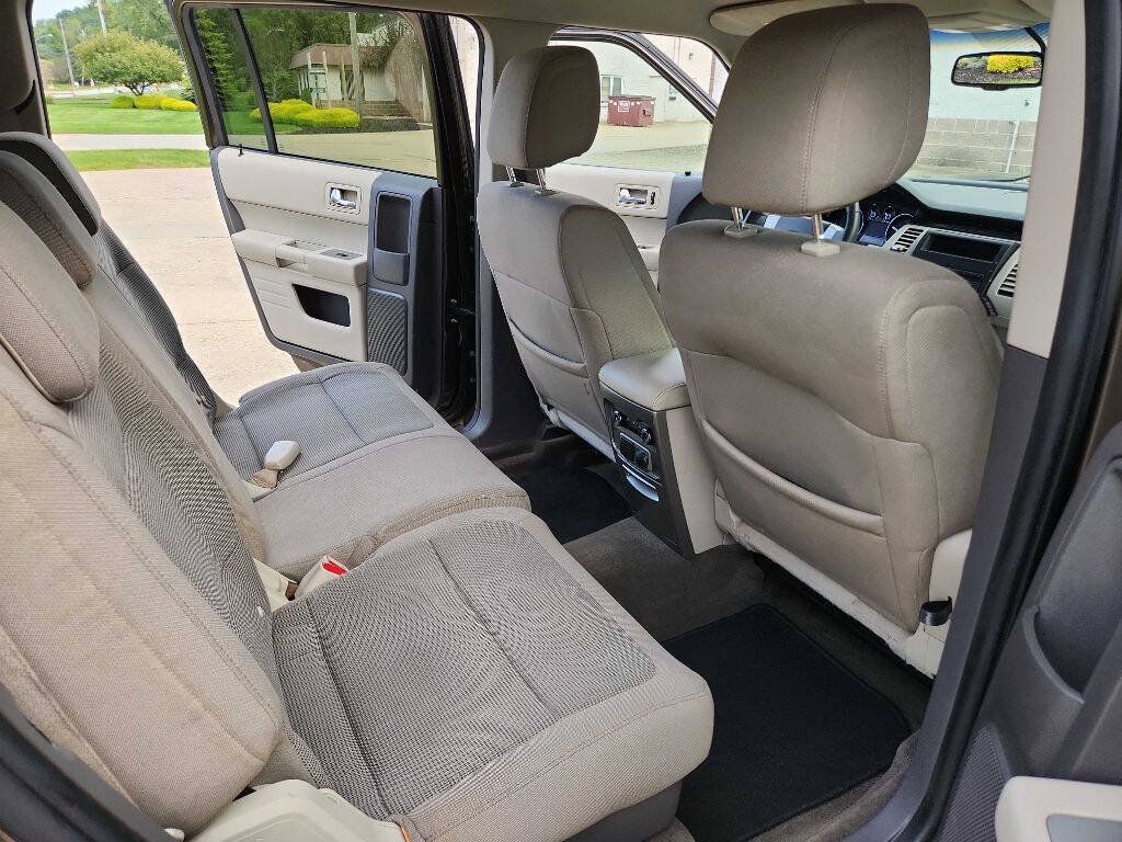 Used 2011 Ford Flex SE FWD image 13