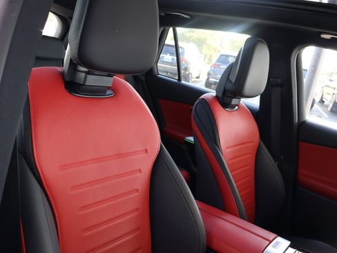 Certified 2024 Mercedes-Benz GLC 43 AMG 4MATIC image 31