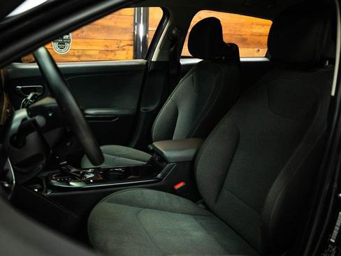 Used 2025 Kia K4 LXS image 9