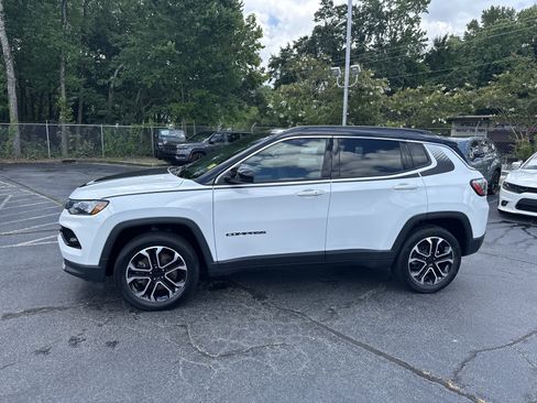Used 2023 Jeep Compass Limited w/ Sun and Sound Group AWD/4WD image 6