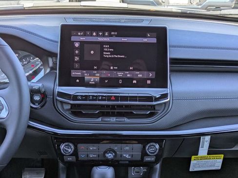 New 2026 Jeep Compass Latitude AWD/4WD image 18