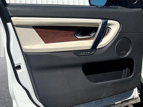 Used 2023 Land Rover Discovery Sport SE R-Dynamic image 16