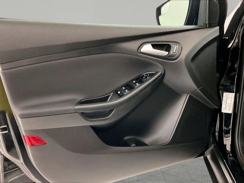 Used 2018 Ford Focus SE image 17