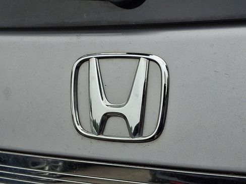 Used 2016 Honda Odyssey SE image 5