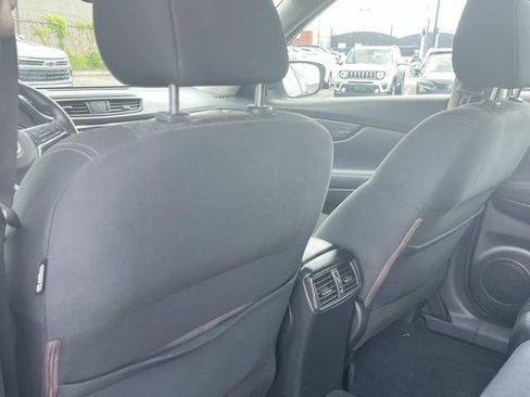 Used 2017 Nissan Rogue S FWD image 18