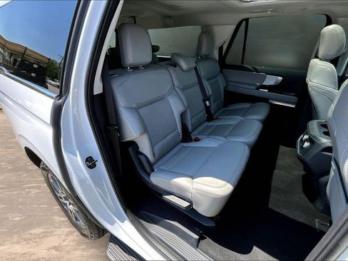 Used 2025 Ford Expedition Max Active AWD/4WD image 27