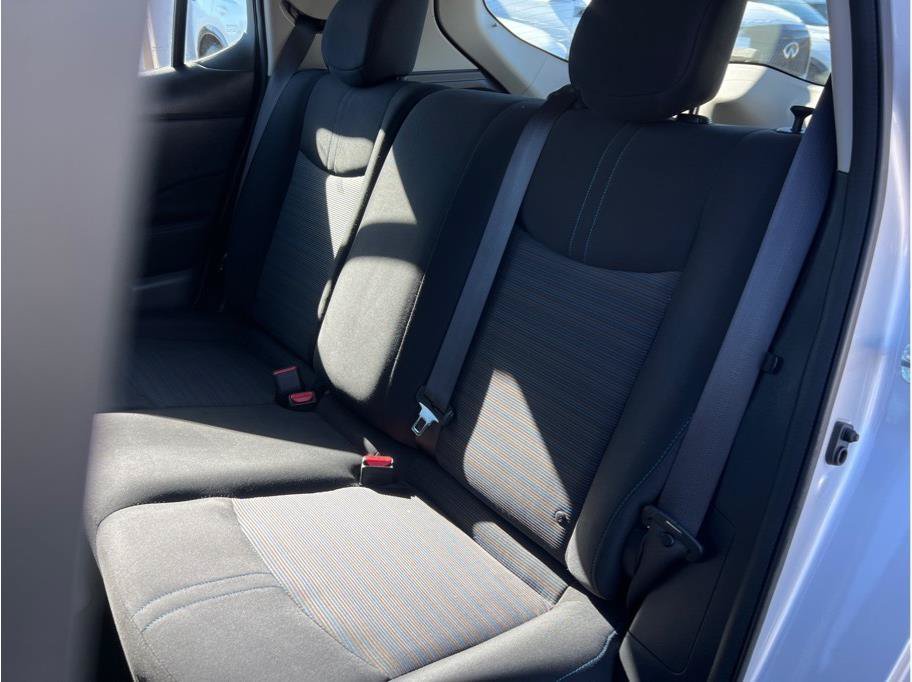 Used 2018 Nissan Leaf SV w/ SV Technology Package FWD image 9
