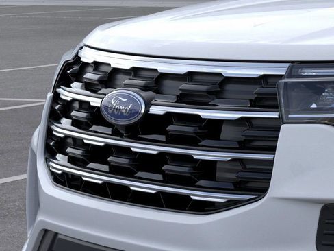 New 2026 Ford Explorer Active RWD image 18