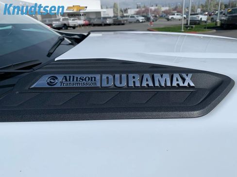 Used 2022 Chevrolet Silverado 2500 LTZ w/ LTZ Plus Package image 10