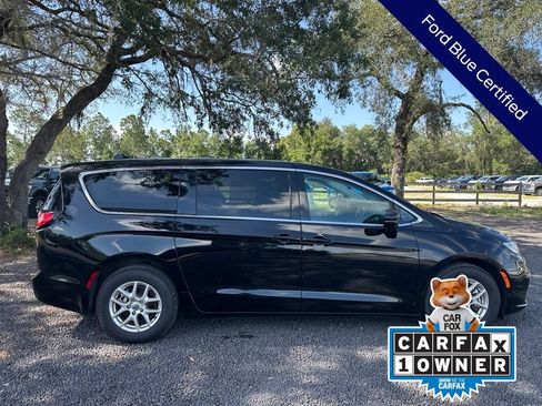 Used 2024 Chrysler Pacifica Touring-L FWD image 8