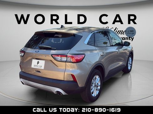 Used 2021 Ford Escape SE FWD image 6