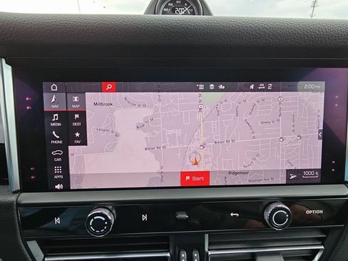 Used 2024 Porsche Macan image 22