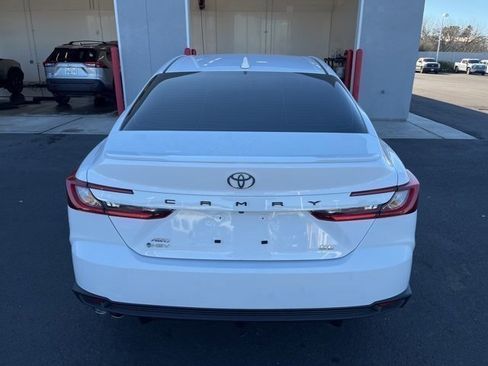 Used 2025 Toyota Camry SE image 6