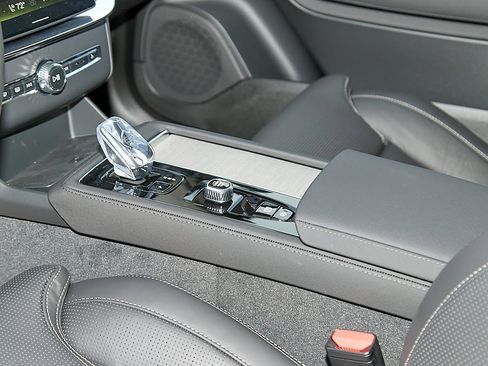 New 2026 Volvo XC90 B6 Ultra w/ Lounge Package image 15