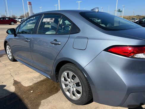 Used 2023 Toyota Corolla LE image 14