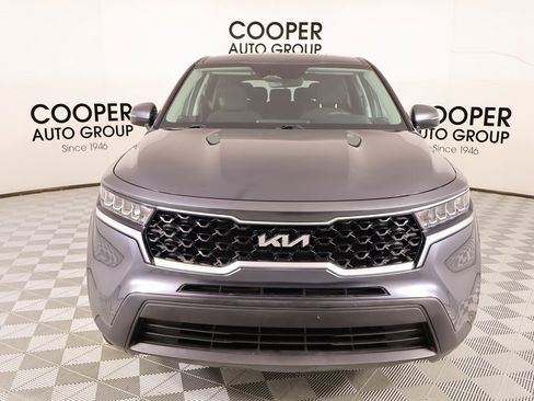 Used 2023 Kia Sorento LX image 8
