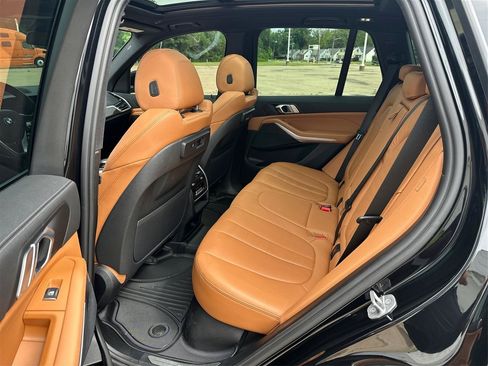 Used 2022 BMW X5 xDrive40i w/ Premium Package AWD/4WD image 10
