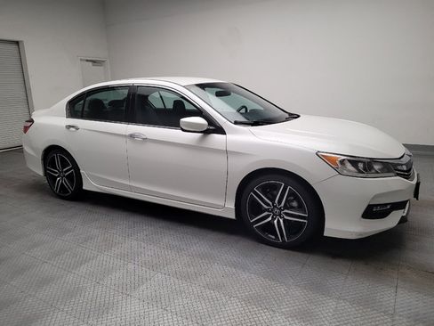 Used 2017 Honda Accord Sport image 11