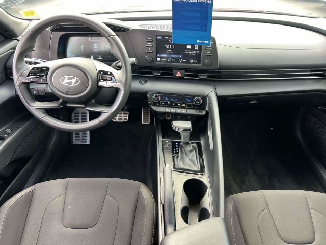 Certified 2025 Hyundai Elantra Sport FWD image 12