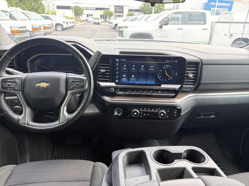 Used 2023 Chevrolet Silverado 1500 LT AWD/4WD image 28