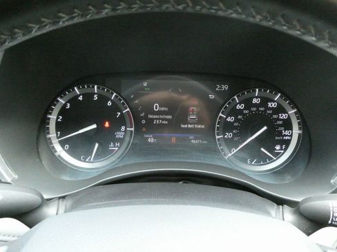 Used 2021 Toyota Highlander XLE AWD/4WD image 7