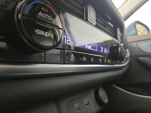 Used 2023 Nissan Rogue SL image 27