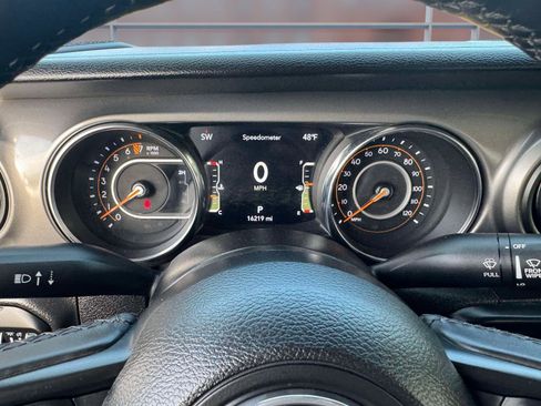 Used 2022 Jeep Gladiator Sport AWD/4WD image 28