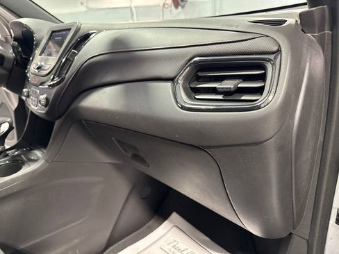 Used 2023 Chevrolet Equinox RS AWD/4WD image 33