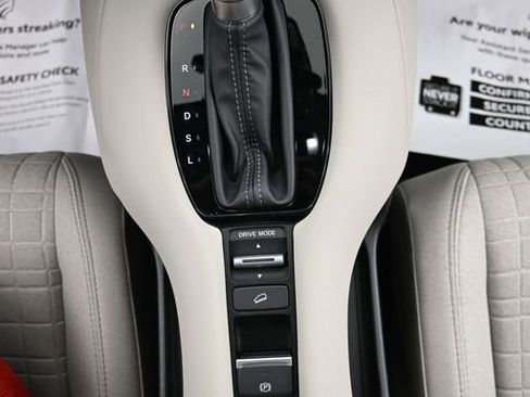 Used 2024 Honda HR-V LX image 24