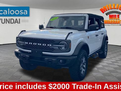 Used 2023 Ford Bronco Badlands image 3