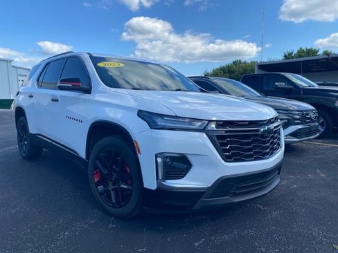 Used 2023 Chevrolet Traverse Premier w/ Redline Edition AWD/4WD image 2