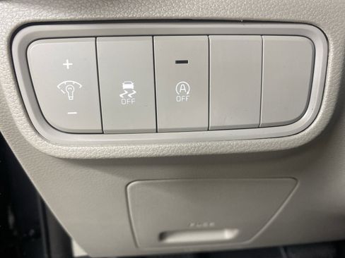 Used 2025 Kia Soul LX FWD image 20