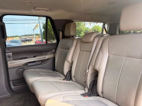 Used 2018 Ford Expedition Max XLT w/ Equipment Group 202A AWD/4WD image 12