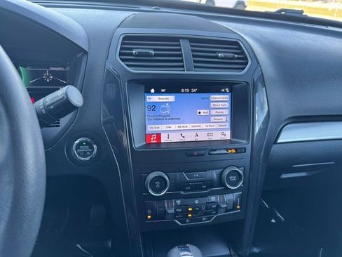 Used 2019 Ford Explorer XLT w/ Equipment Group 201A image 11