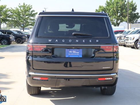 Used 2023 Jeep Wagoneer Series III w/ Convenience Group I RWD image 4
