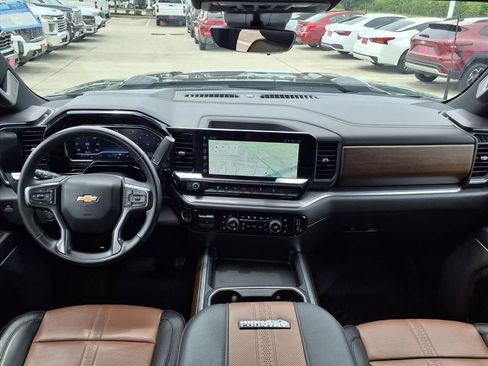 Used 2025 Chevrolet Silverado 2500 High Country w/ High Country Premium Package AWD/4WD image 15